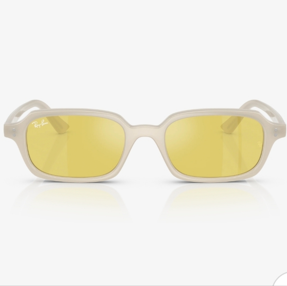 Ray-Ban Beige Sunglasses with Amber Lenses